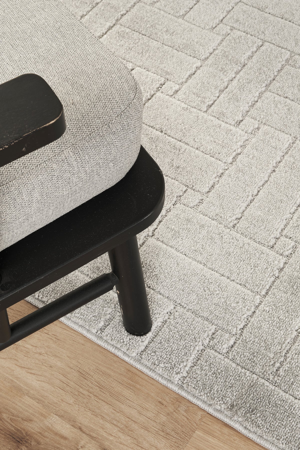 Gri Yumuşak Dokulu Uzun Ömürlü Lateks Kaymaz Taban Salon Oturma Odası Mutfak Koridor Halı Rivon RN01