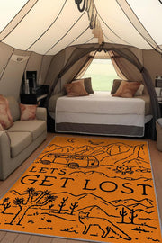 Homshtag Kaybolalım,Seyahat Temalı Sarı Halı,Çadır Halısı,Kamp Halısı,Pamuklu Dokuma Tabanlı Yıkanabilir Dekoratif Halı