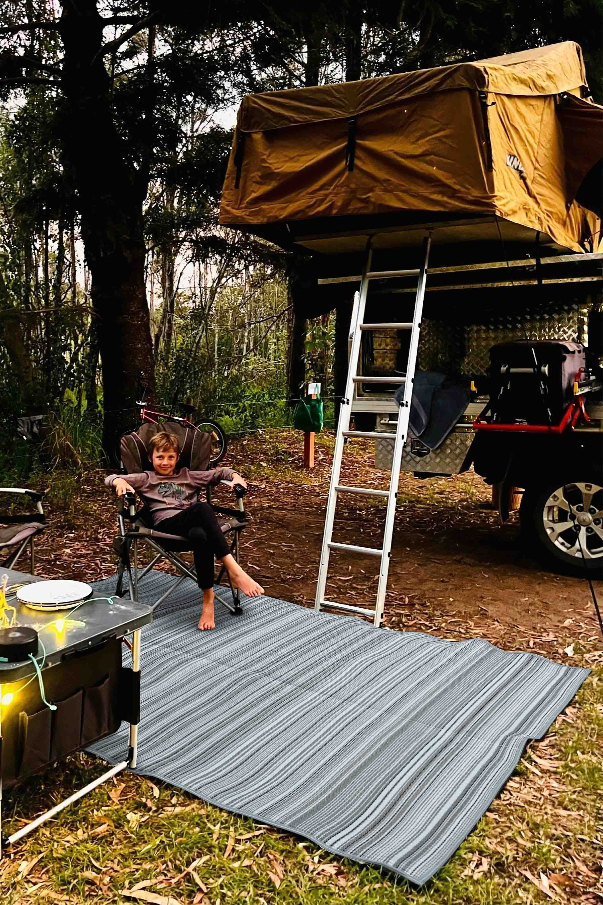 Katlanabilir Gri Plaj Kamp Piknik Bahçe Balkon Teras Hasır Halı Mat Savan Kilim Karavan Halısı