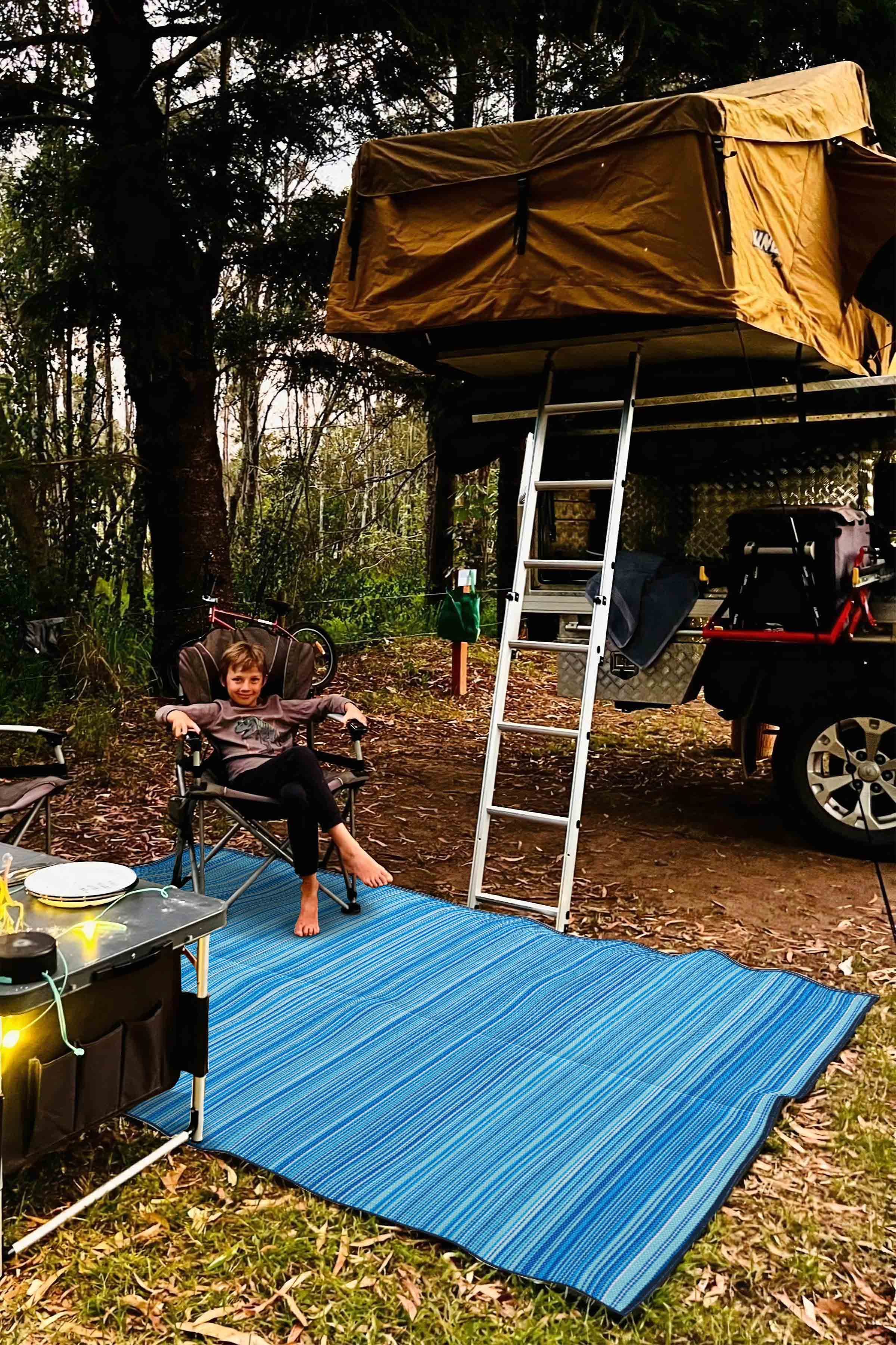Foldable Blue Beach Camping Picnic Garden Balcony Terrace Woven Mat Savanna Rug Caravan Carpet