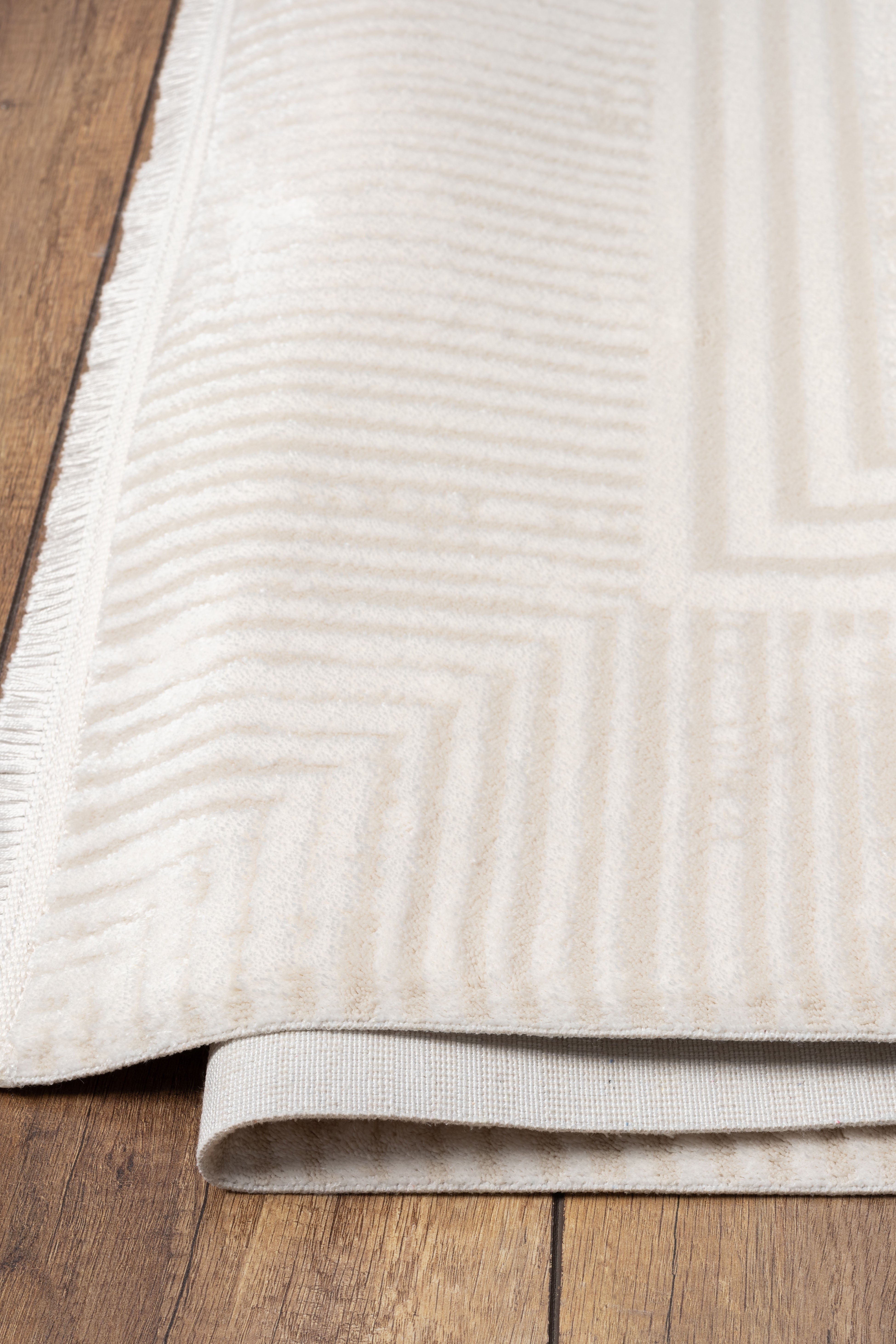 Universal UV005 Bej Uzun Ömürlü Yumuşak Dokulu Salon Mutfak Koridor Oturma Odası Yolluk Halı